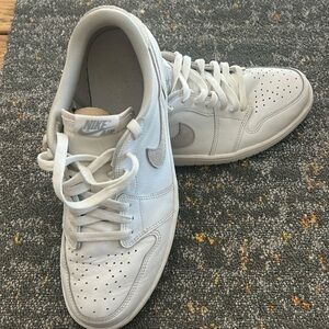 - Nike - Men's Air Jordan 1 Low - OG- 10.5